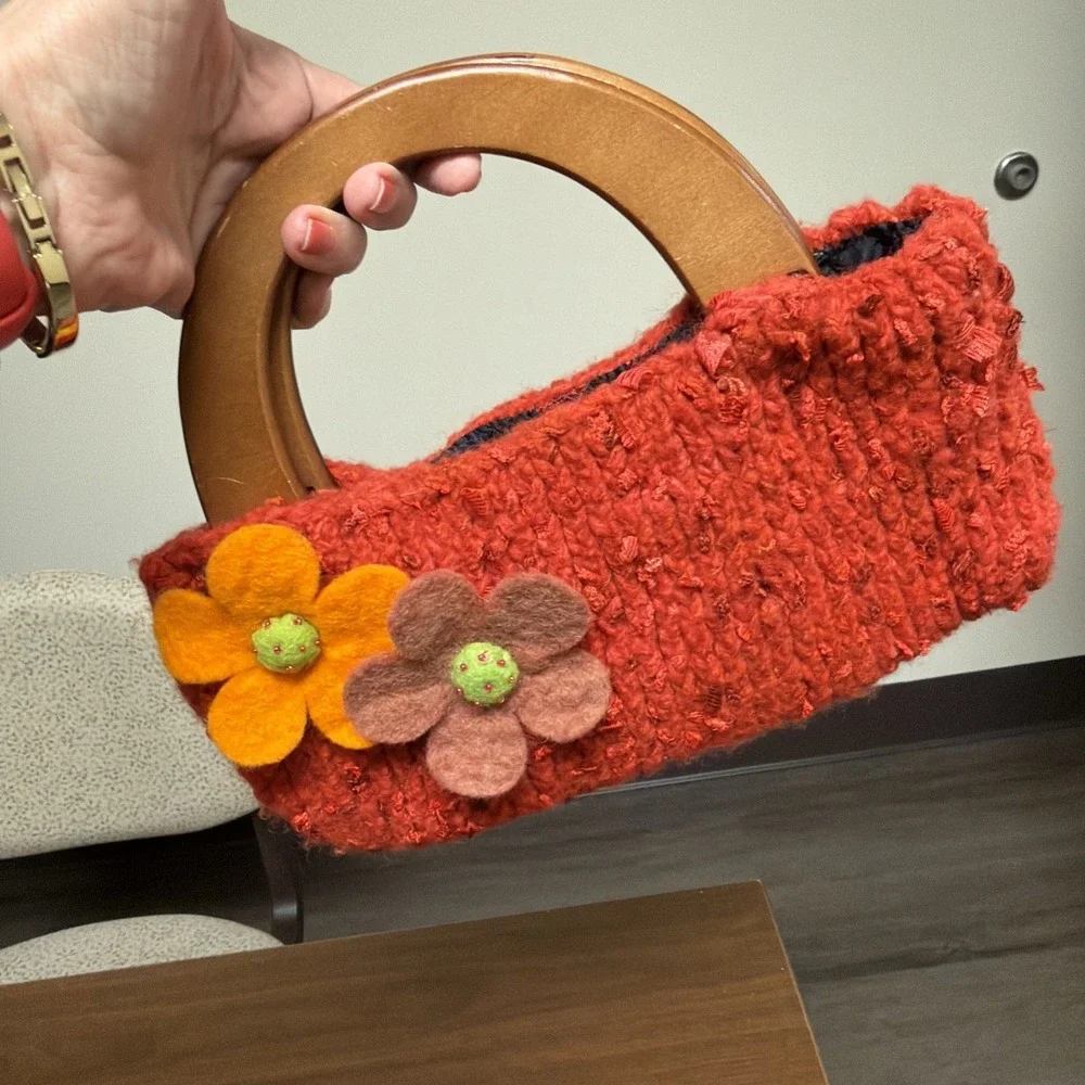 Vintage Red‎ Knit Handbag Wooden Handles Felt Flower Appliqué Boho Purse